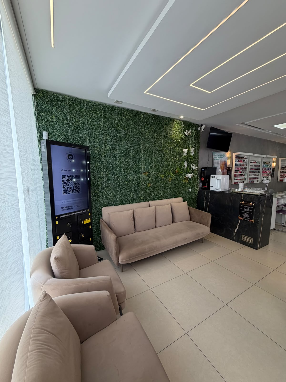 Sala de espera do Spa das Sobrancelhas Canoas